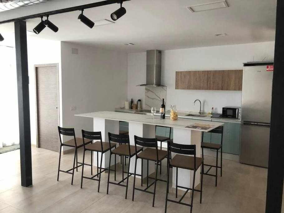 Alojamiento El Pez Casa Con Piscina Climatizada Villafranca de los Caballeros Buitenkant foto