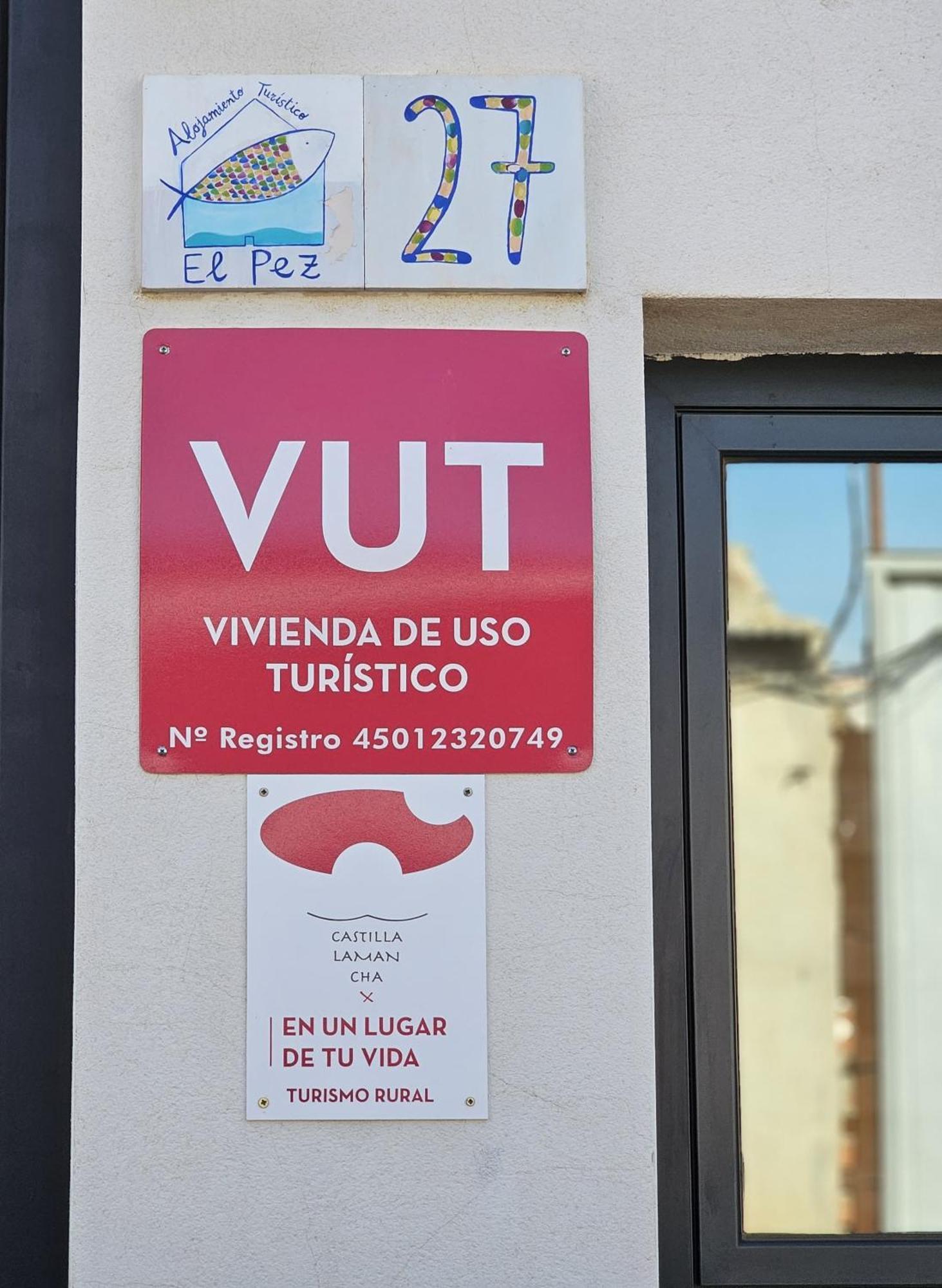 Alojamiento El Pez Casa Con Piscina Climatizada Villafranca de los Caballeros Buitenkant foto